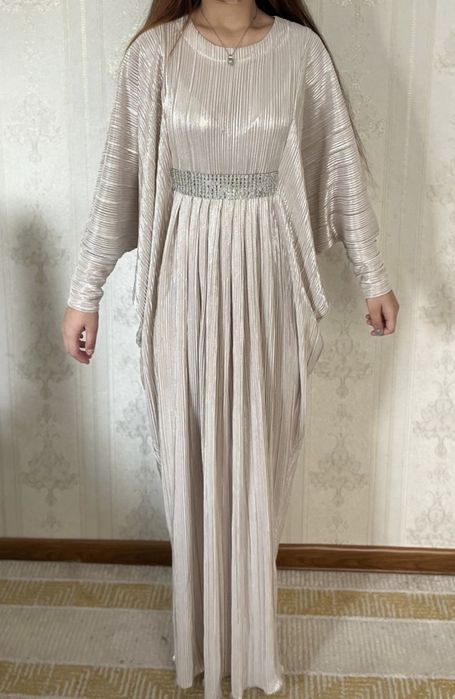 Платье вечернее почти новый