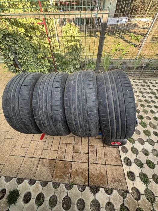 Anvelope auto de vara 225/55/16 personale in stare buna