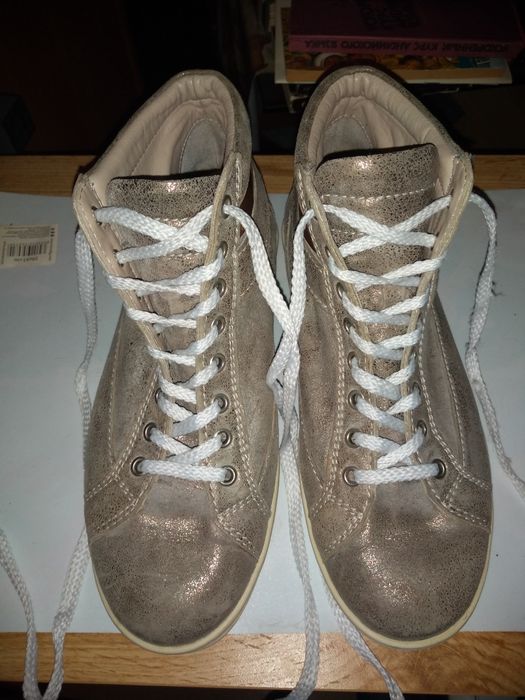 Високи спортни обувки MOEVZ н.39 естествена кожа