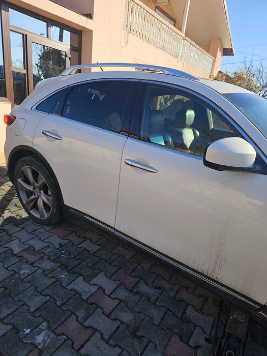 Vanzare auto infiniti