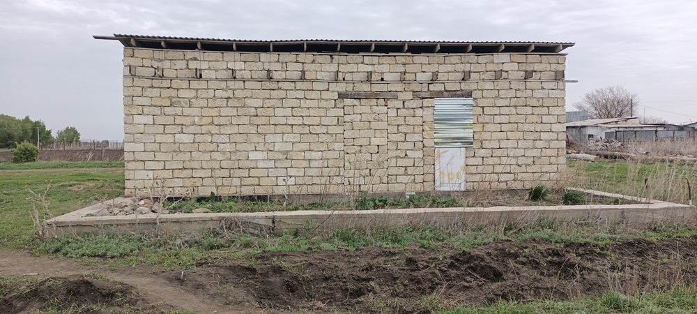 Продам участок с времянки