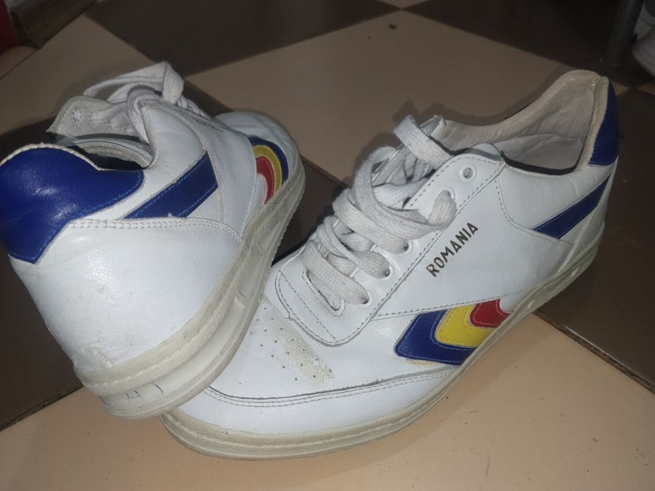 Adidași    piele