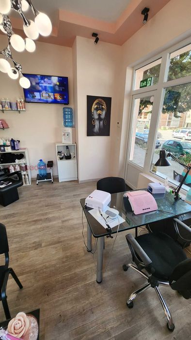 Дава се под наем  в Плевен, Идеален център -  кв.м за 127.5 € - Снимка #2