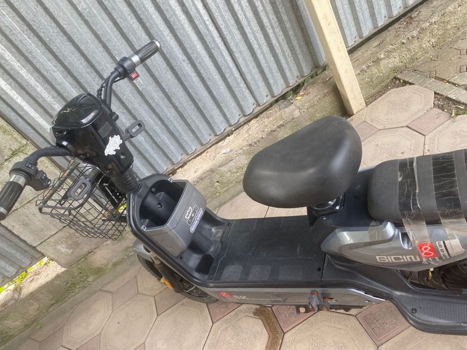 Продам Электроскутер срочно