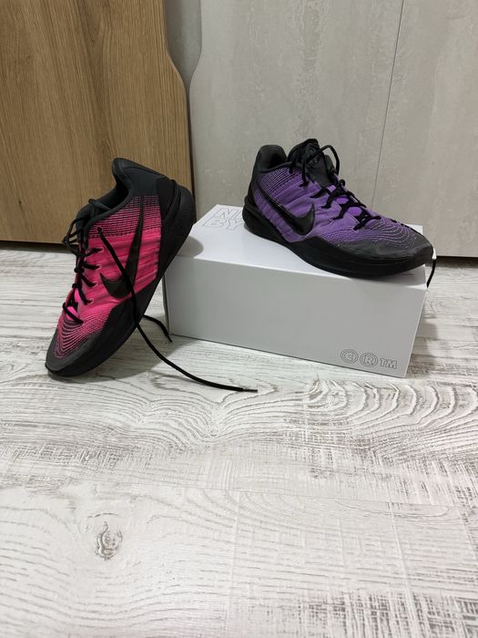 Nike Sabrina 3 by you в много добро състояние почти не използвани. Размер 45,5