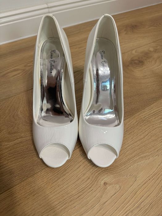 Pantofi decupați cu toc NOI
