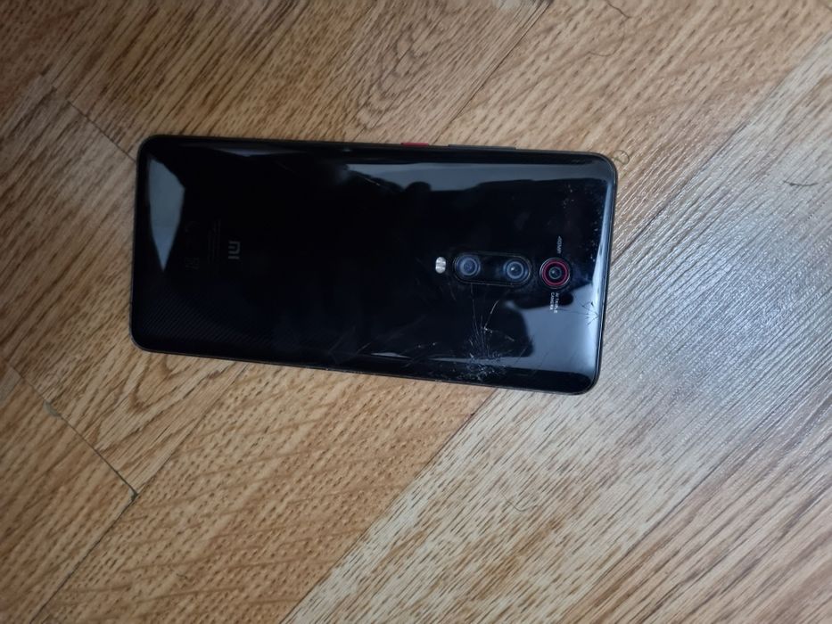 Samsung S21 и Mi 9T