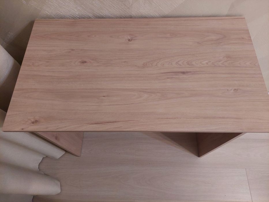 Продам стол письменный