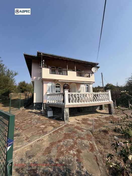 Къща в Ловеч, област-с.Старо село площ 198 цена 265000