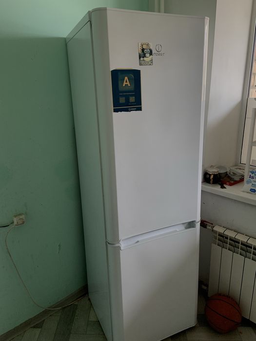 Продам холодильник