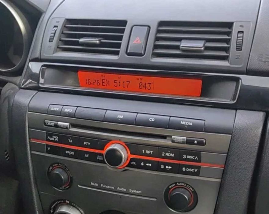 Aux mazda мазда мазда дигитален чейнджър флашка блутут телефон музика