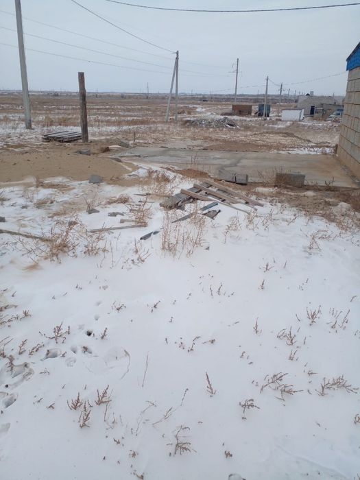 Участок с времянкой