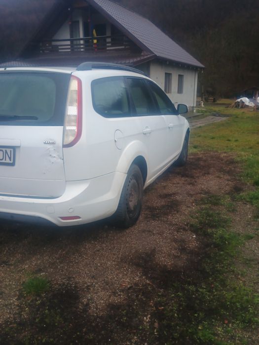 Vând Ford focus.