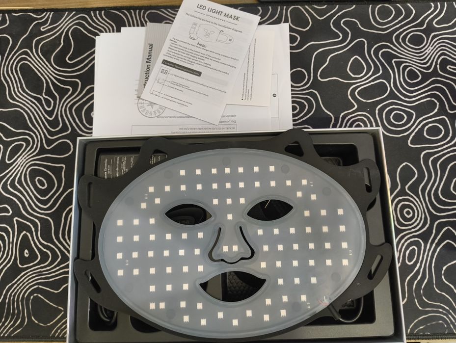 Vand masca LED pebtru terapie faciala