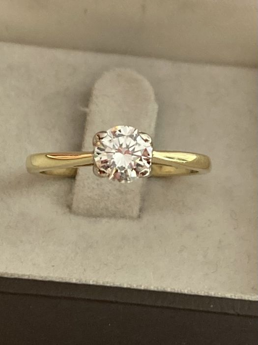 Inel Solitaire aur 18kt.cu diamant 0.72ct.