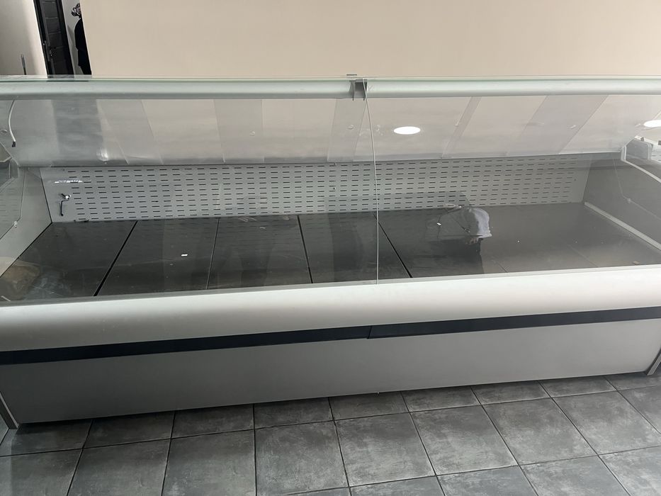 Продам холодильные витрины