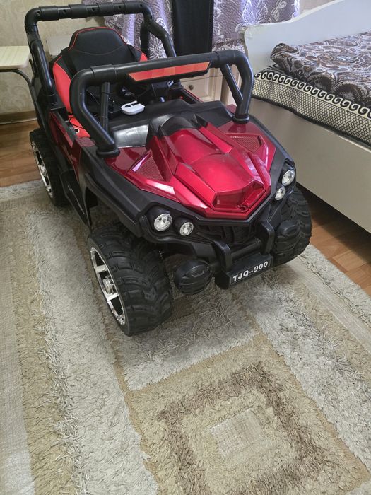 Машинка пультовом управлений