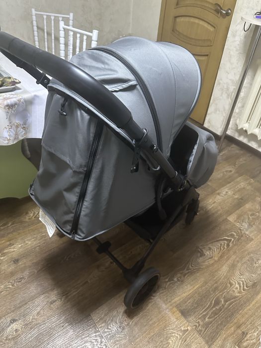 Продам новую коляску