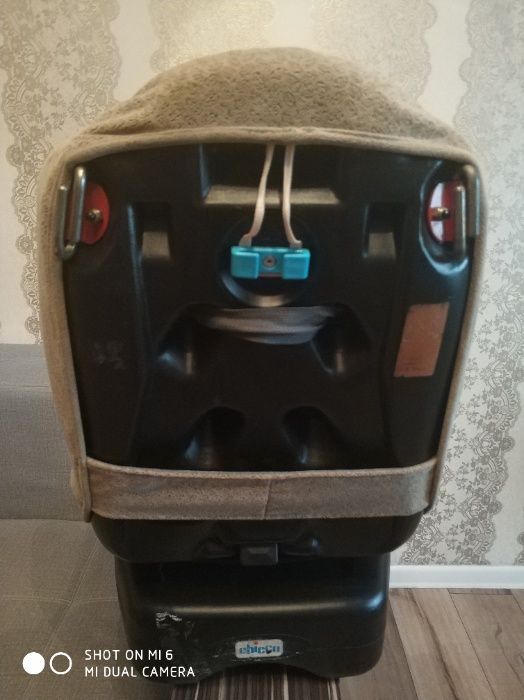 Автомобильное детское кресло Chicco