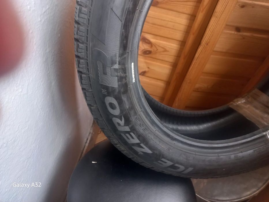 Pirelli Ice Zero 235/55 R19 105H без шипов