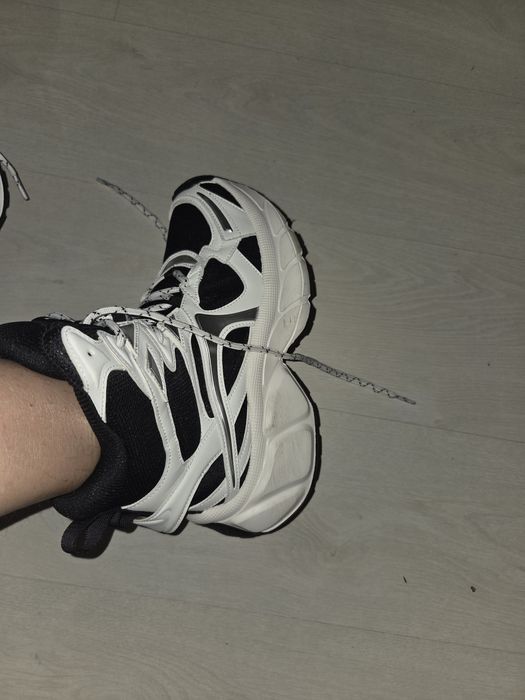 Високи маратонки made by society