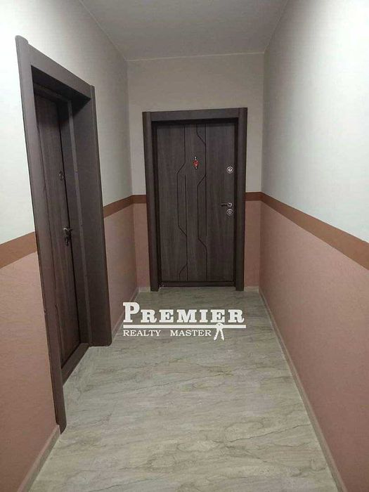 Тристаен 87 кв.м с просторна тераса и басейн в Равда