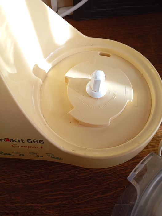 Vând robot bucătărie PlatiniumPro Kit 666.stare funcționareexcelentă