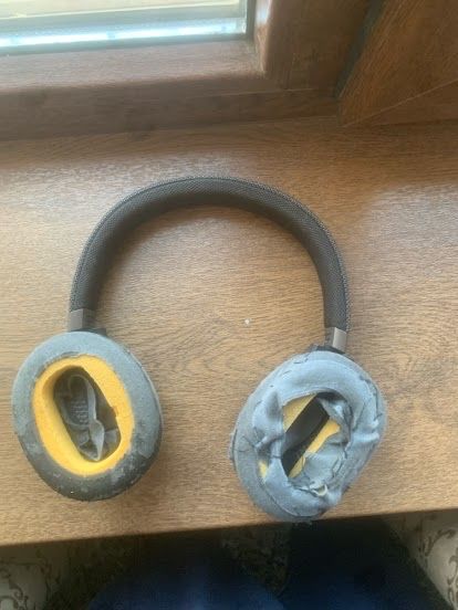 Наушники JBL,минус только амбюшура