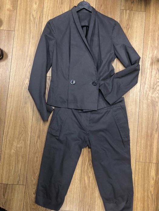 Дамски костюм нов