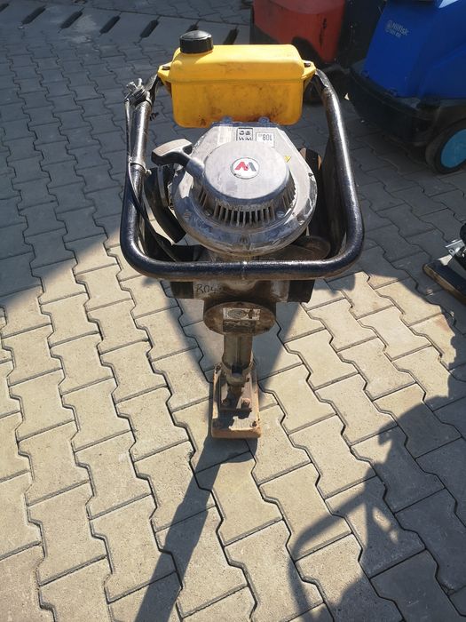 Mai compactor WACKER BS 30 cu talpa ingusta