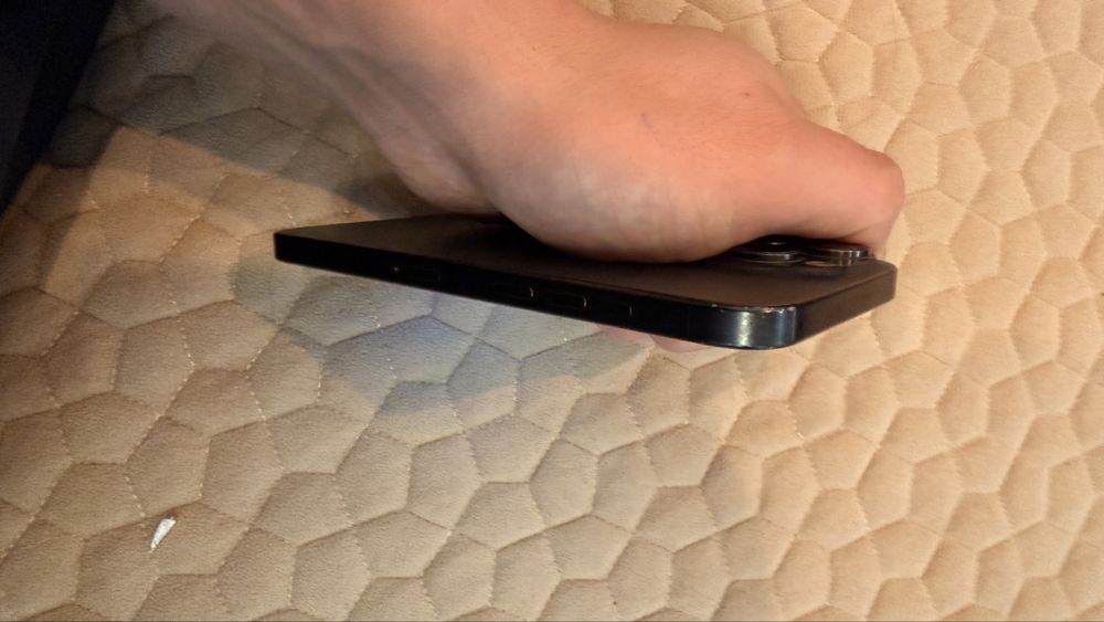 продам айфон 15 про макс