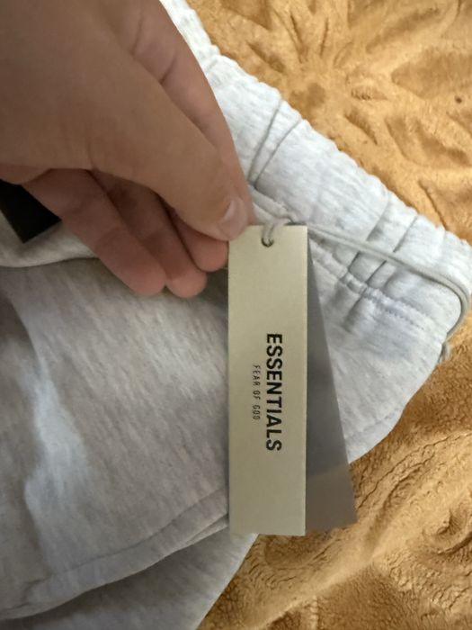 Pantaloni essentials