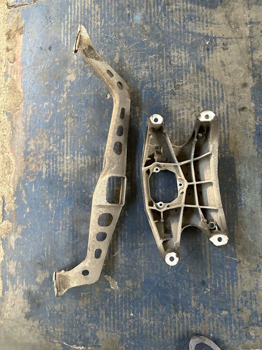 Traversa lonjeroane traversa cutie audi a4 b8 a5 a6