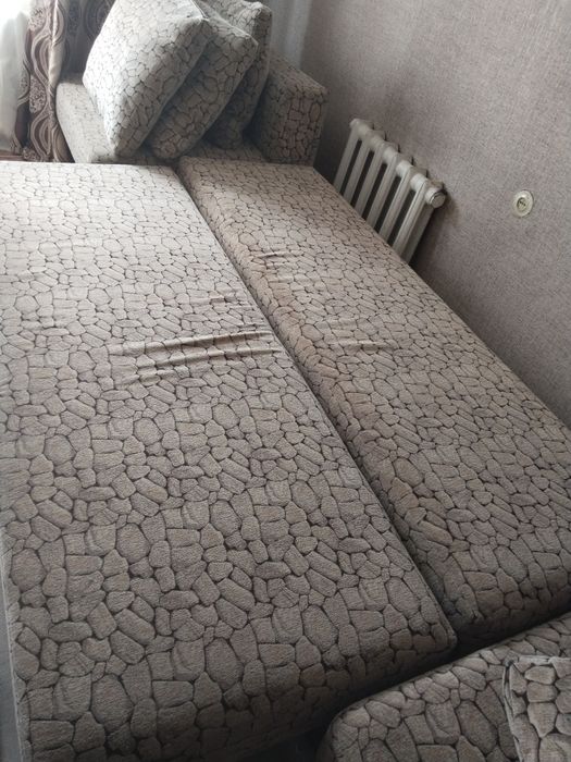 Продам диван с креслами