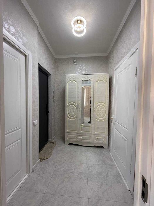 Uy sotiladi Yunisobod 16kv 1xonali 2xona qilingan. Yevro rimontda