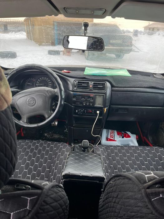 Опел вектра 2.0 объем 1994год