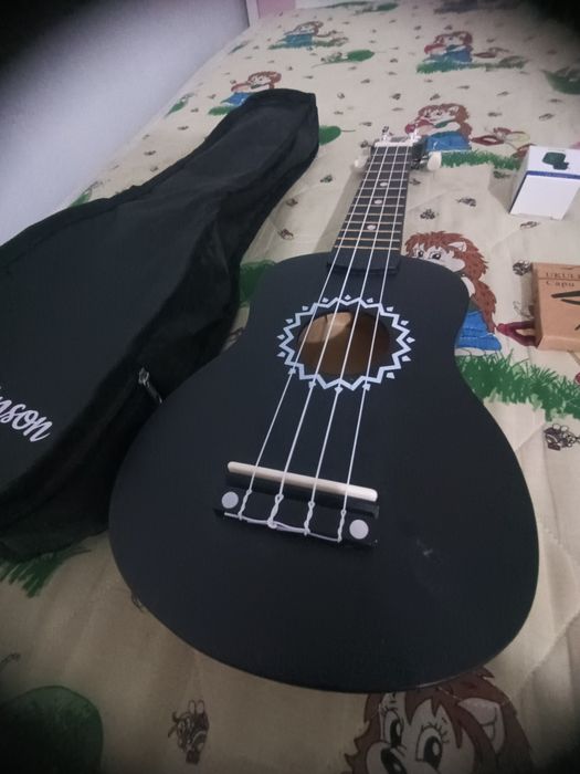 Продам укулеле хороший