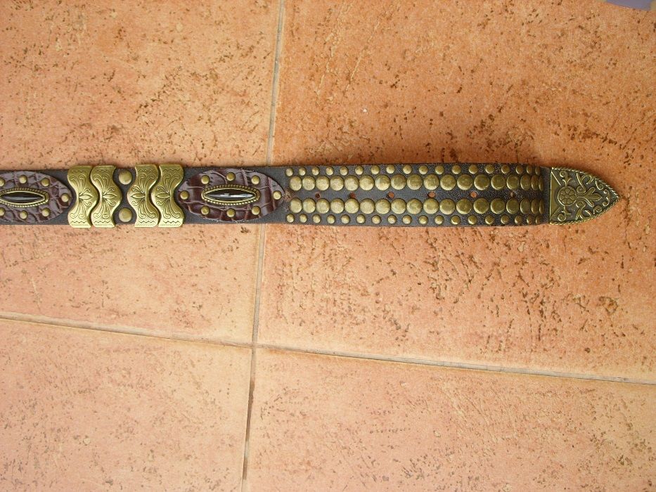 Кожен колан с орнаменти