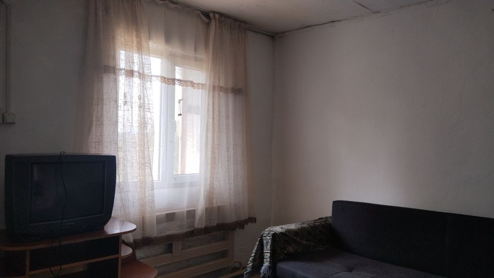 Времянка отдельный вход и двор