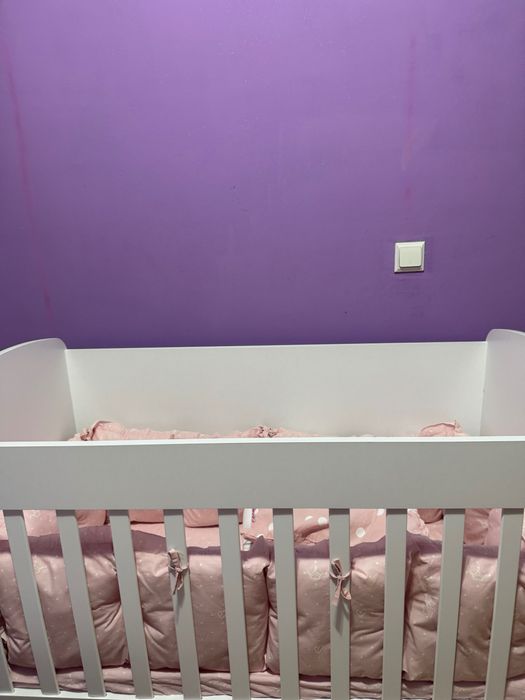 Продавам Бебешко Легло  с Колела и Матрак 60X120СМ
