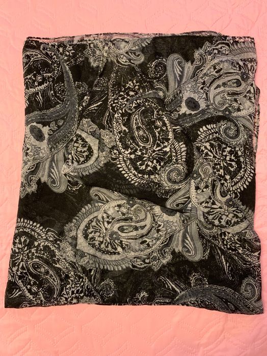 Красив дамски шал