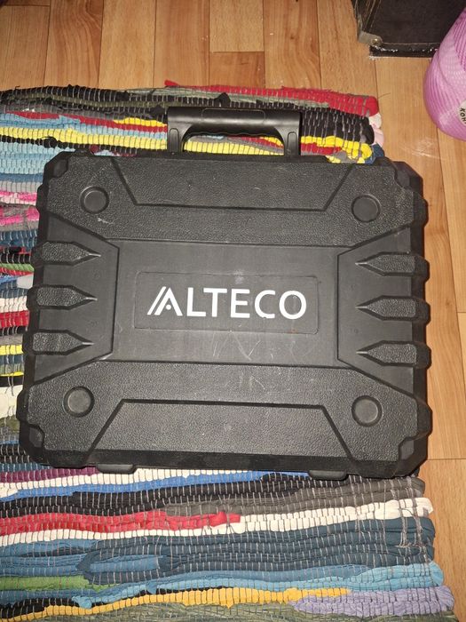 шуруповерт продам