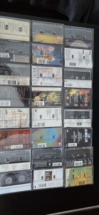 Vând lot 23 Casete audio originale