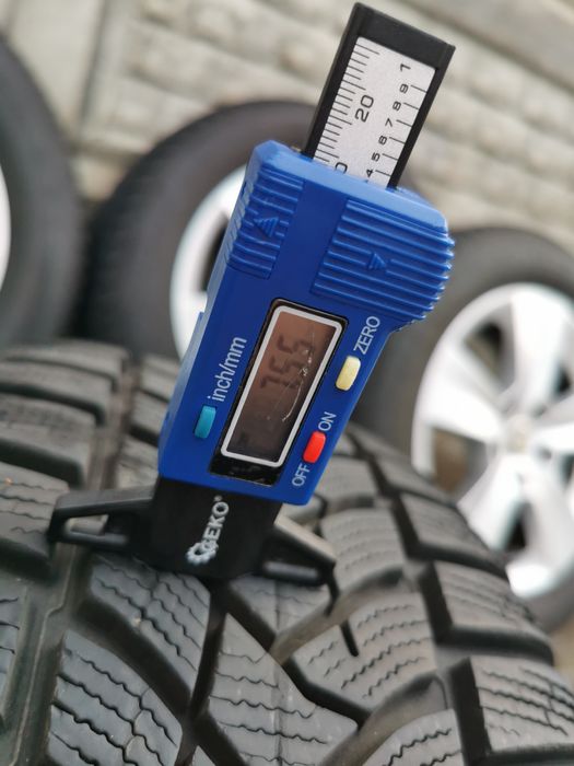 jante originale Skoda + anvelope iarna Dunlop 215 60 R16 profil 7mm