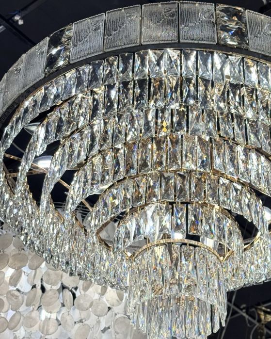 Новая Люстра срочно