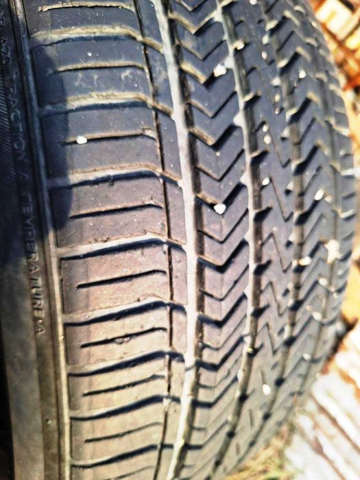 Покрышки 235 х 55 х 17, резина мягкая, почти новая, 2022г. Малибу 2