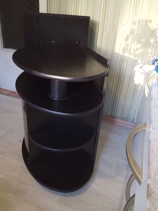 Продам тумбочку под телевизор