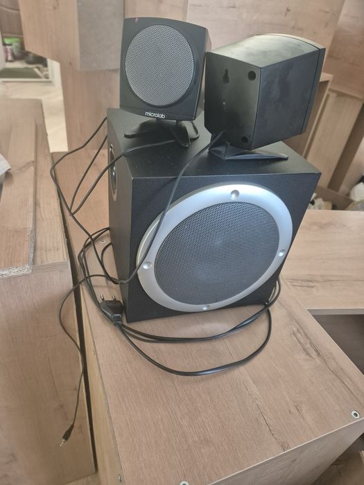 Аудио колонки с сабвуфером