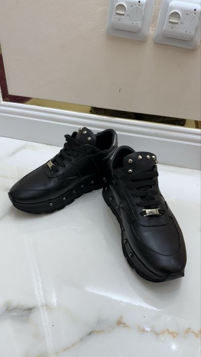 Продам кросовки