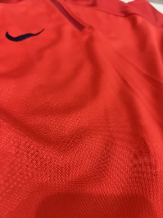 Найк спортивка красный